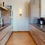 Maximilian Apartment *